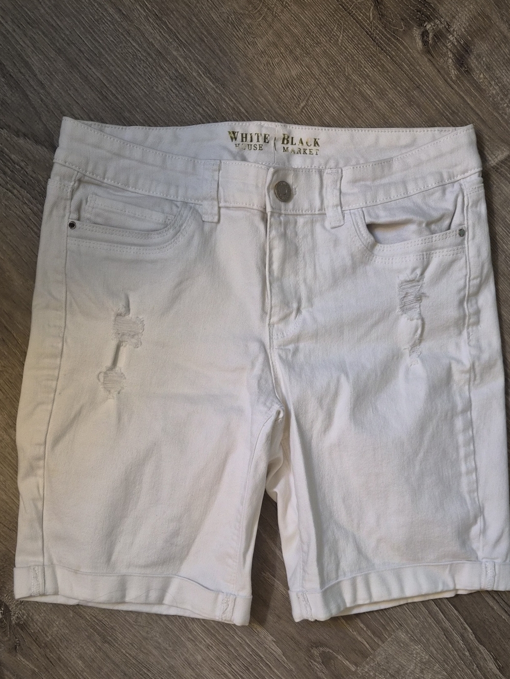 White House Black Market Women's White Distressed Midi Denim Shorts sz 6